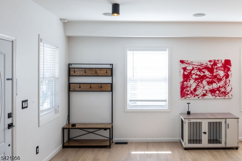 126 Ridge Avenue Bloomfield, NJ 07003 - Photo 5 of 46