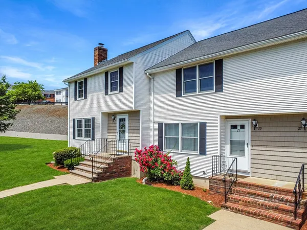 $399,900 | 29 Christopher Drive, Unit 68, Methuen, MA 01844