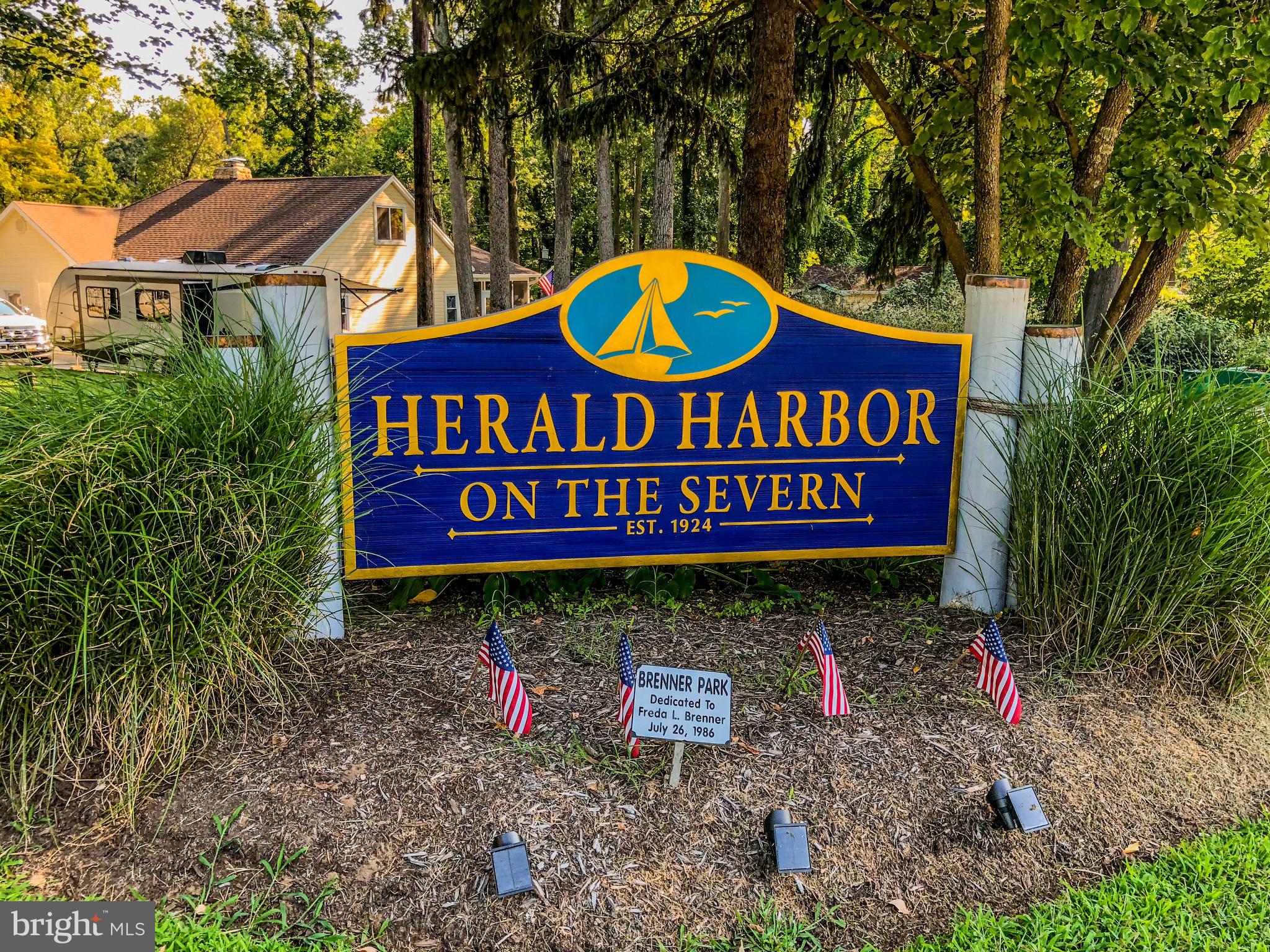 Herald Harbor Sign