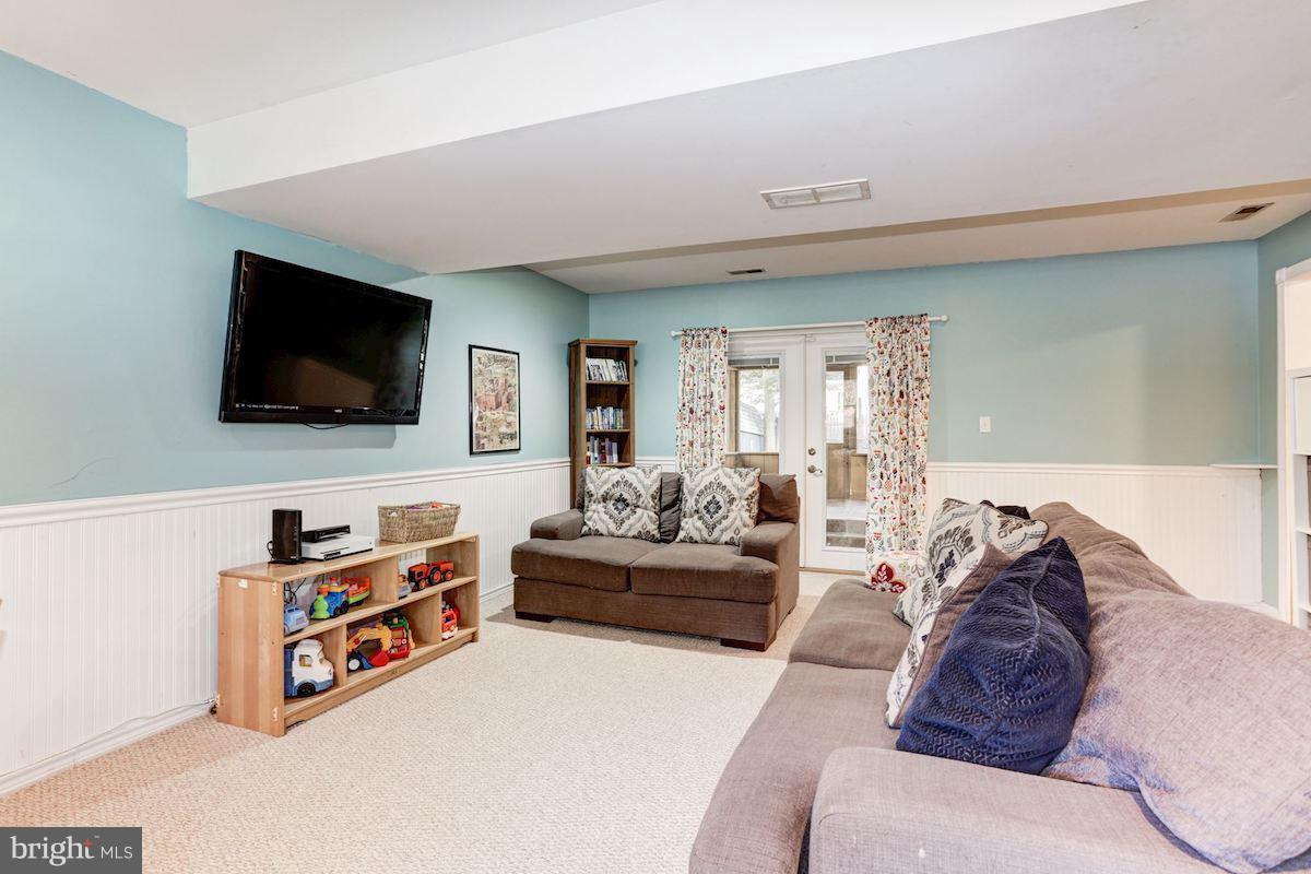 411 Kyle Road Crownsville, MD 21032 - Photo 26 of 78 Family Room