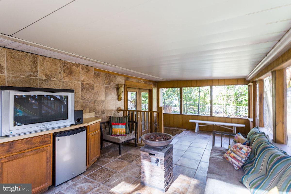 411 Kyle Road Crownsville, MD 21032 - Photo 39 of 78 Screened Porch