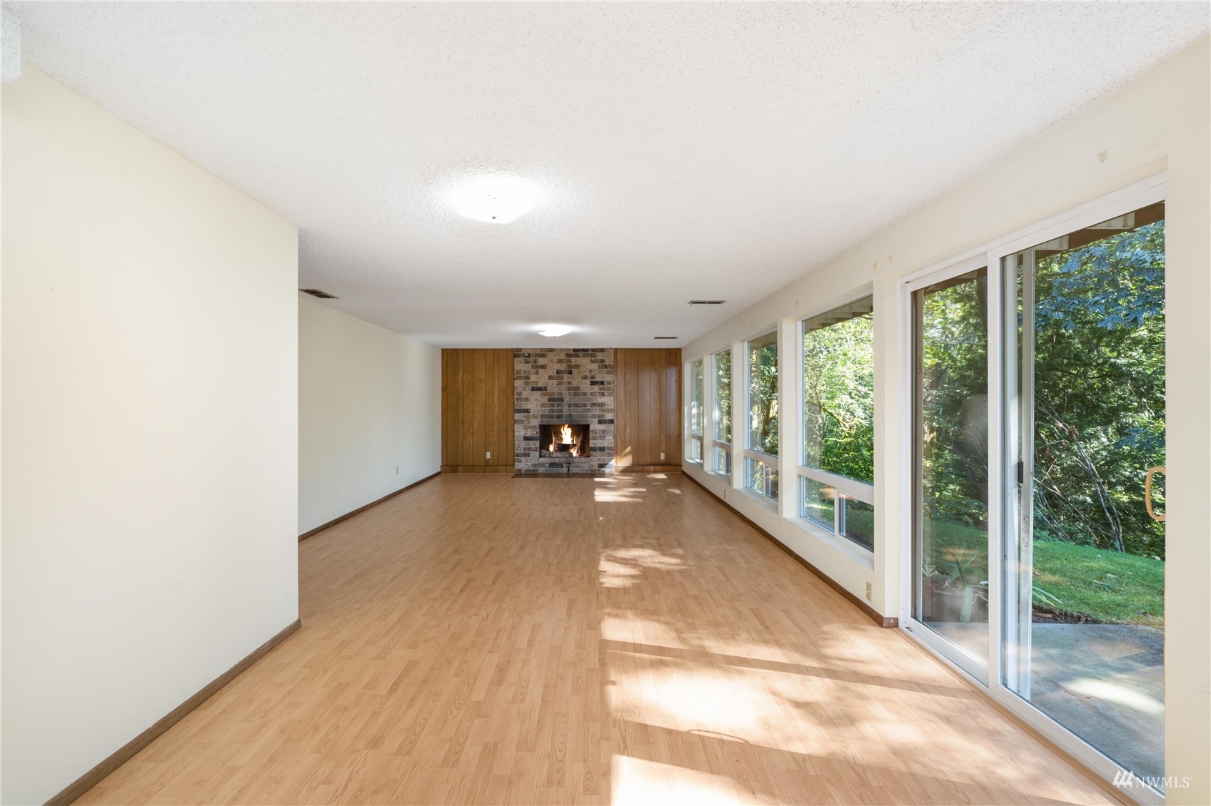 30807 26th Avenue Southwest Federal Way, WA 98023 - Photo 31 of 40 a view of livingroom with furniture