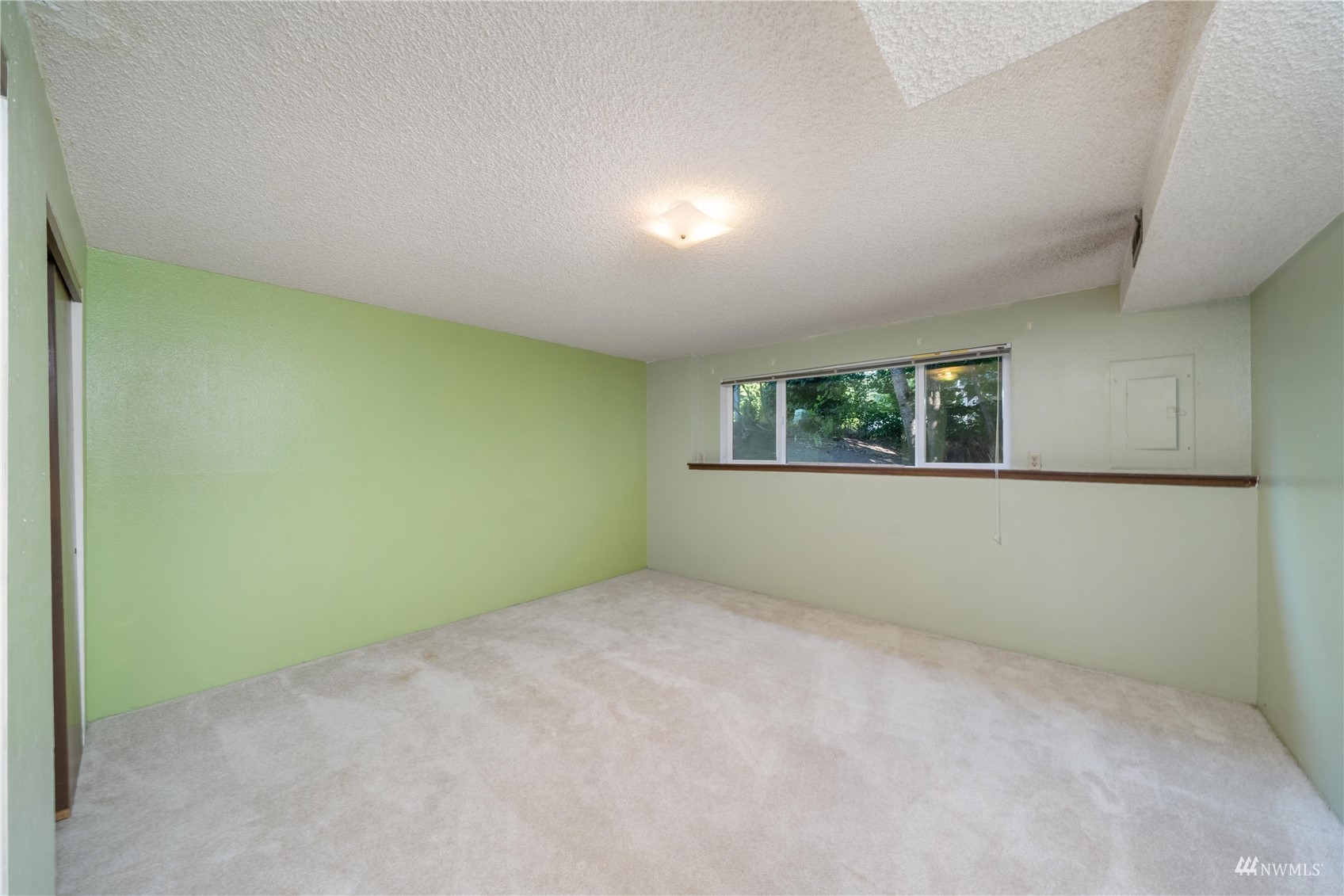 30807 26th Avenue Southwest Federal Way, WA 98023 - Photo 33 of 40 an empty room with windows