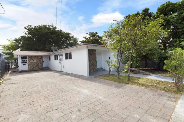 $3,000 | 26 Northwest 34th Terrace, Unit 26, Miami, FL 33127