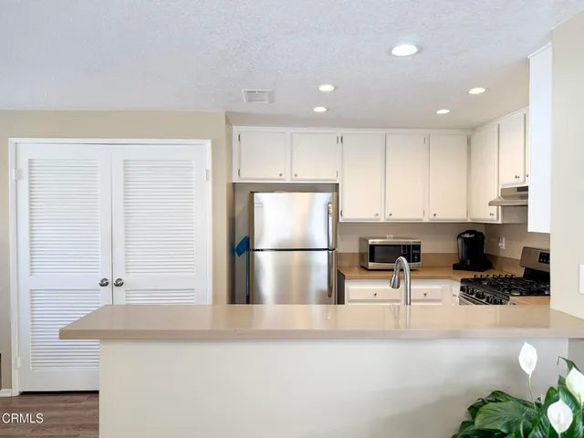 $399,900 | 2016 Blackberry Circle, Oxnard, CA 93036