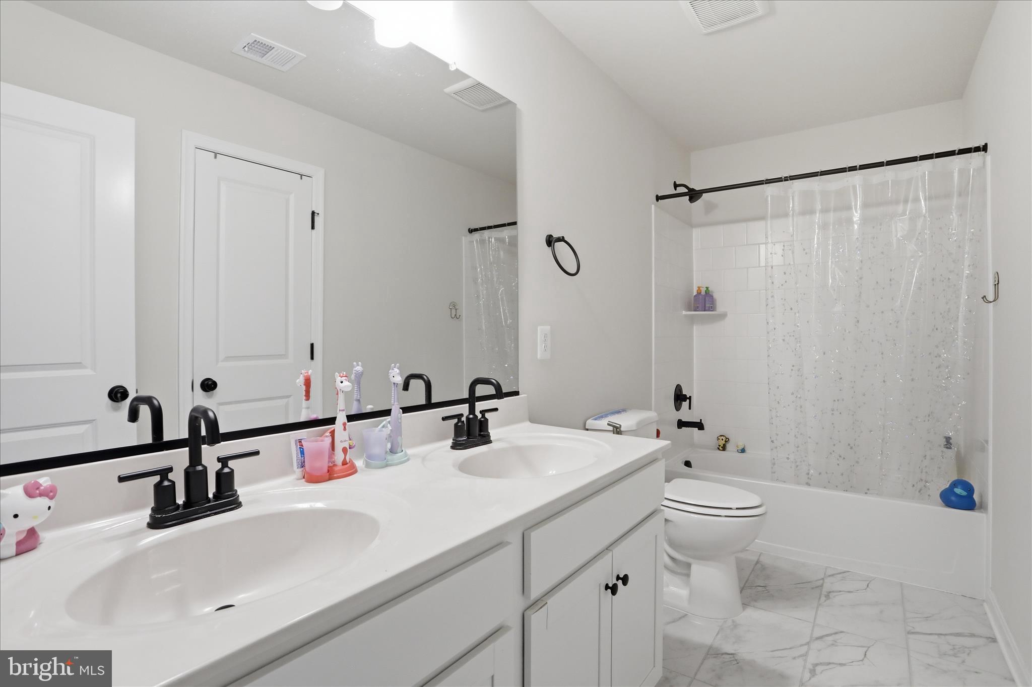 144 Scoter Road Hedgesville, WV 25427 - Photo 18 of 22 Second Full Bathroom