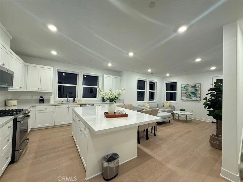 313 Proctor Irvine, CA 92618 - Photo 4 of 15