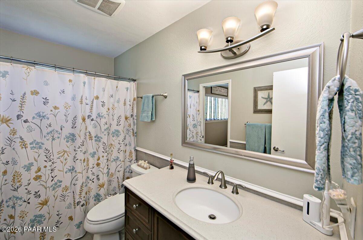 439 Canyon Springs Road Prescott, AZ 86303 - Photo 13 of 34 Main Level Bathroom