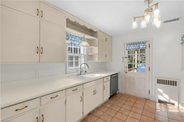 $2,499 | 221 West Avondale Drive, Greensboro, NC 27403