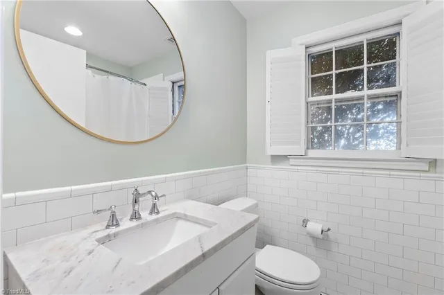 $2,600 | 221 West Avondale Drive, Greensboro, NC 27403