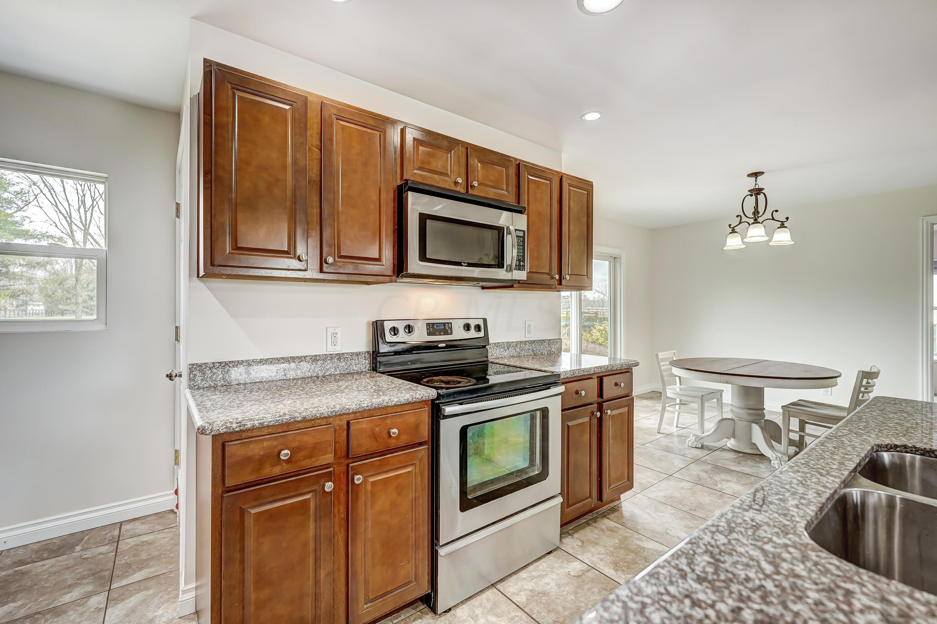 3720 Bunty Station Road Delaware, OH 43015 - Photo 16 of 49 Kitchen