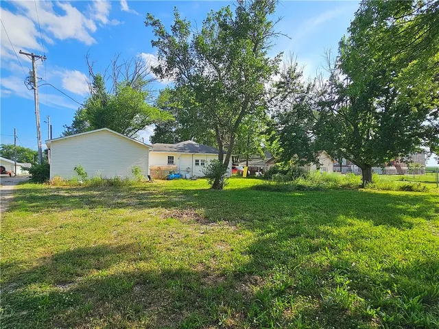 $58,000 | 102 Garrison Avenue, Westphalia, KS 66093