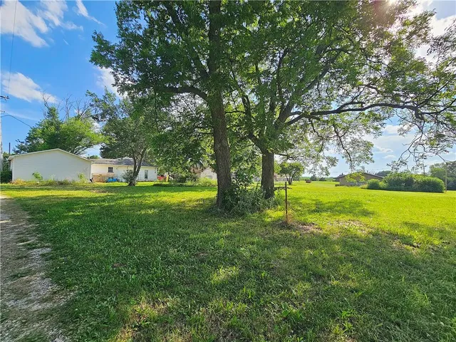 $58,000 | 102 Garrison Avenue, Westphalia, KS 66093