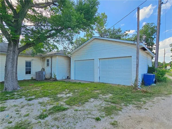 $50,000 | 102 Garrison Avenue, Westphalia, KS 66093