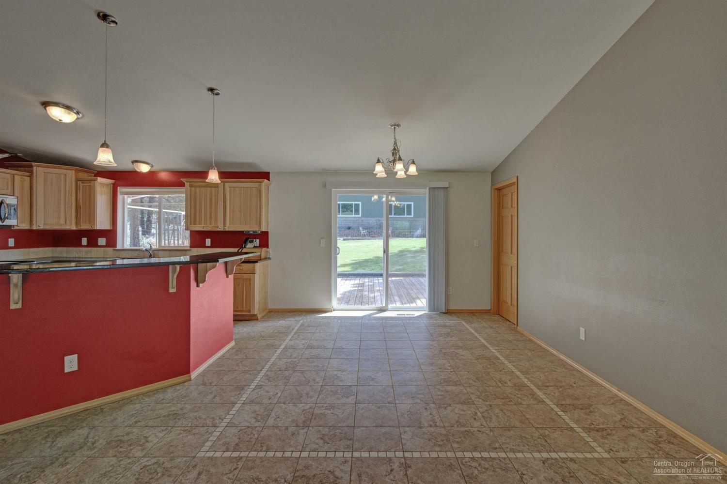 60182 Navajo Road Bend, OR 97702 - Photo 5 of 25 Additional Photo
