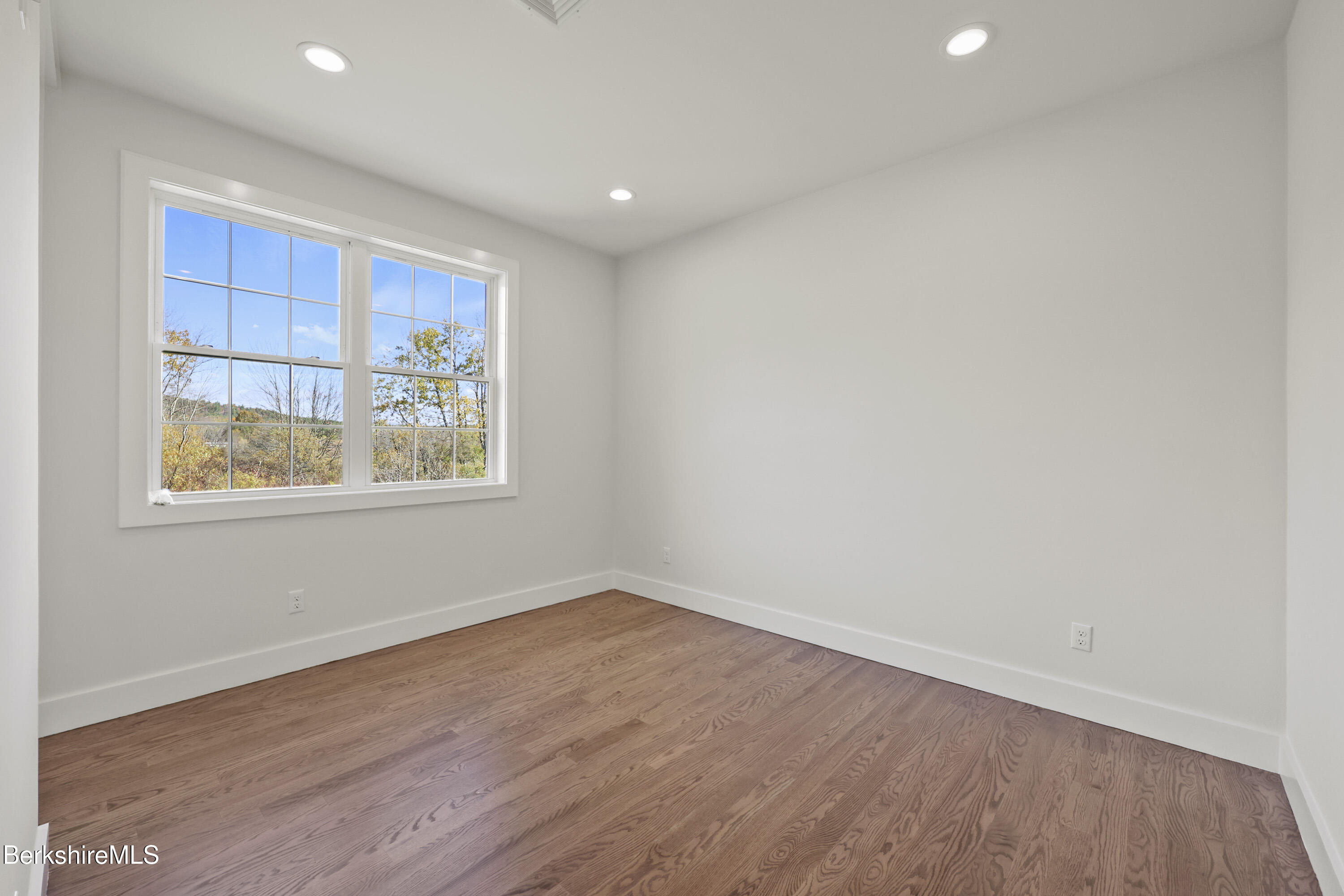 8 Northbrook Lane Pittsfield, MA 01201 - Photo 27 of 90 110 Den