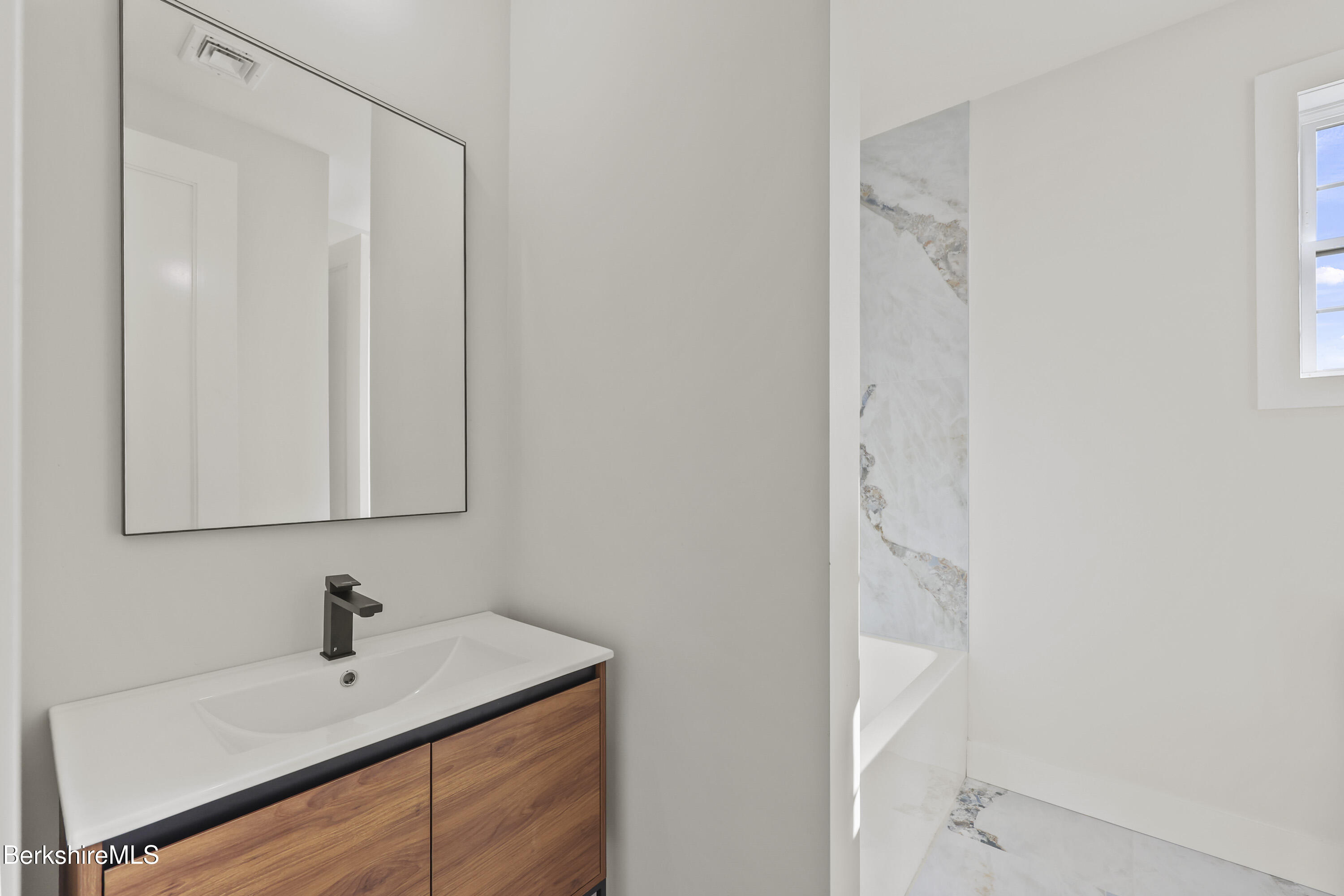 8 Northbrook Lane Pittsfield, MA 01201 - Photo 32 of 90 First Floor Bathroom One