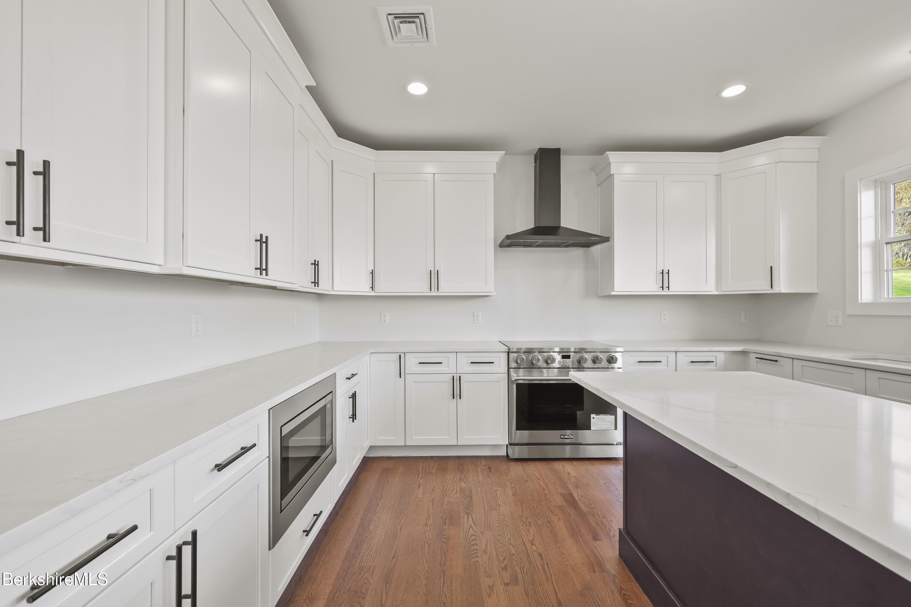 8 Northbrook Lane Pittsfield, MA 01201 - Photo 38 of 90 70 Kitchen