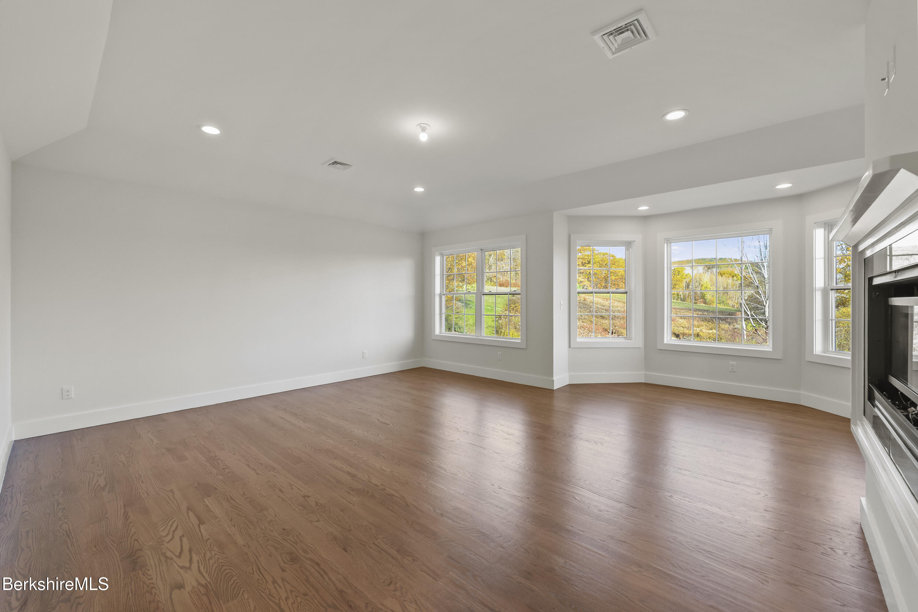 8 Northbrook Lane Pittsfield, MA 01201 - Photo 47 of 90 200 Second Floor Primary Bedroom