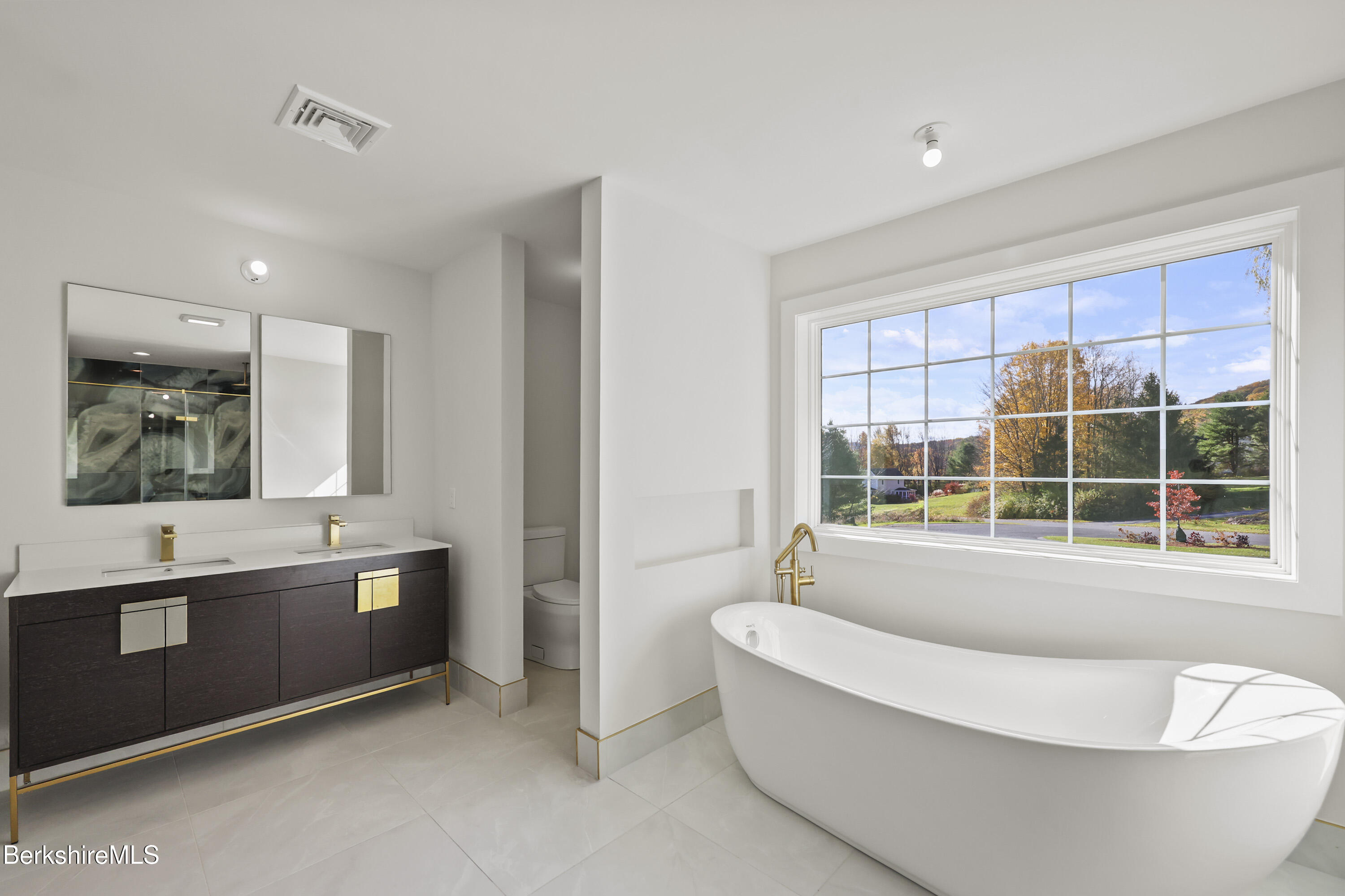 8 Northbrook Lane Pittsfield, MA 01201 - Photo 53 of 90 240 Second Floor Primary Bathroom