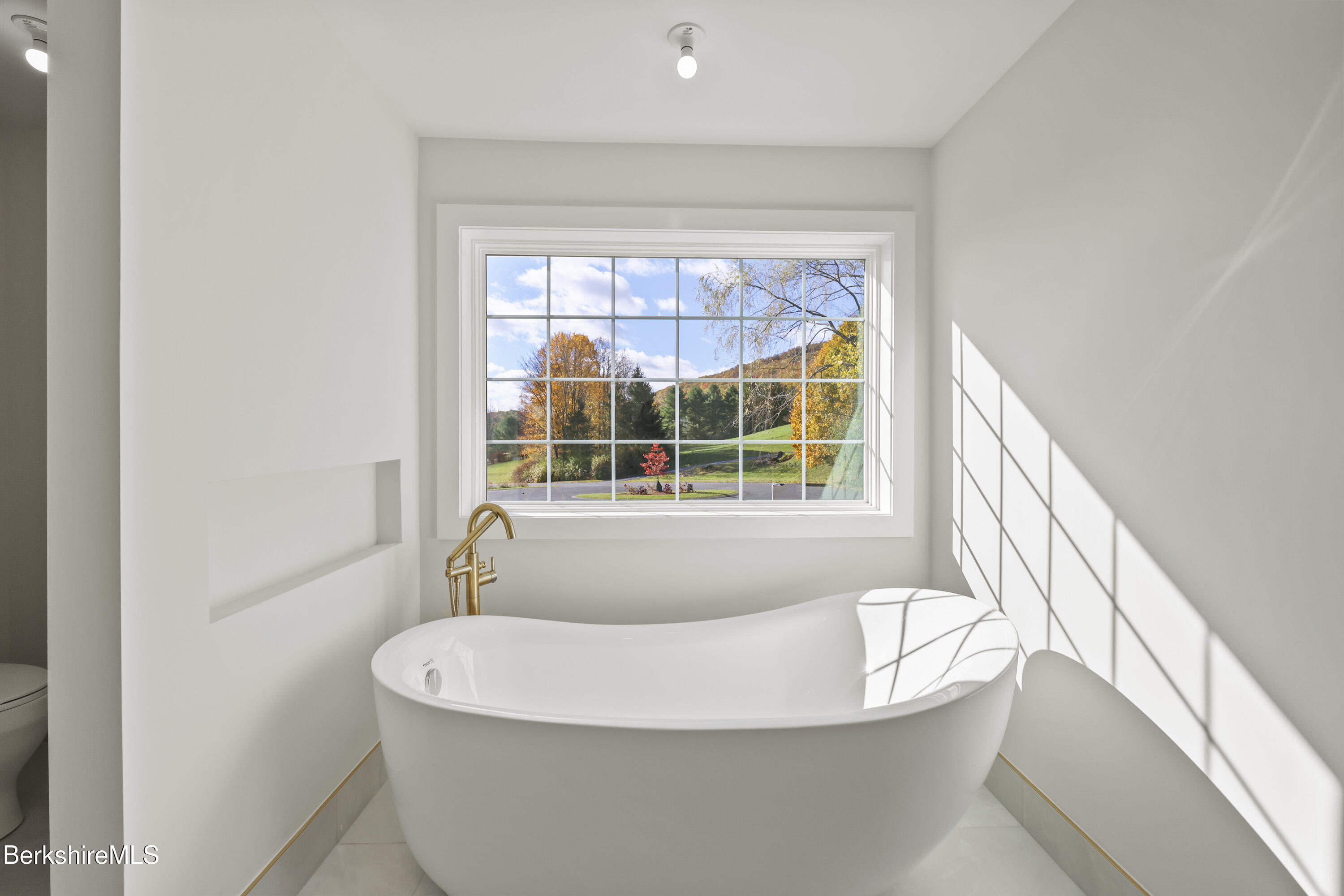 8 Northbrook Lane Pittsfield, MA 01201 - Photo 54 of 90 245 Second Floor Primary Bathroom