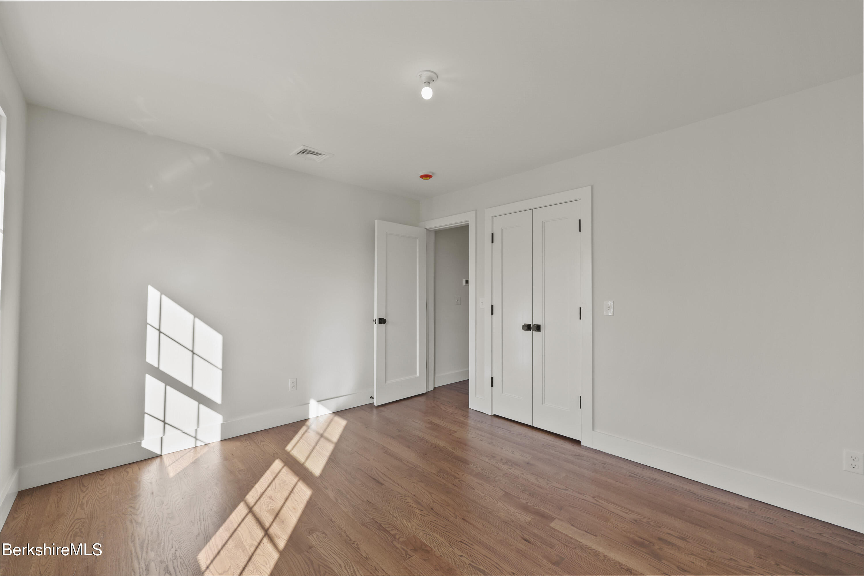 8 Northbrook Lane Pittsfield, MA 01201 - Photo 59 of 90 Bedroom 3