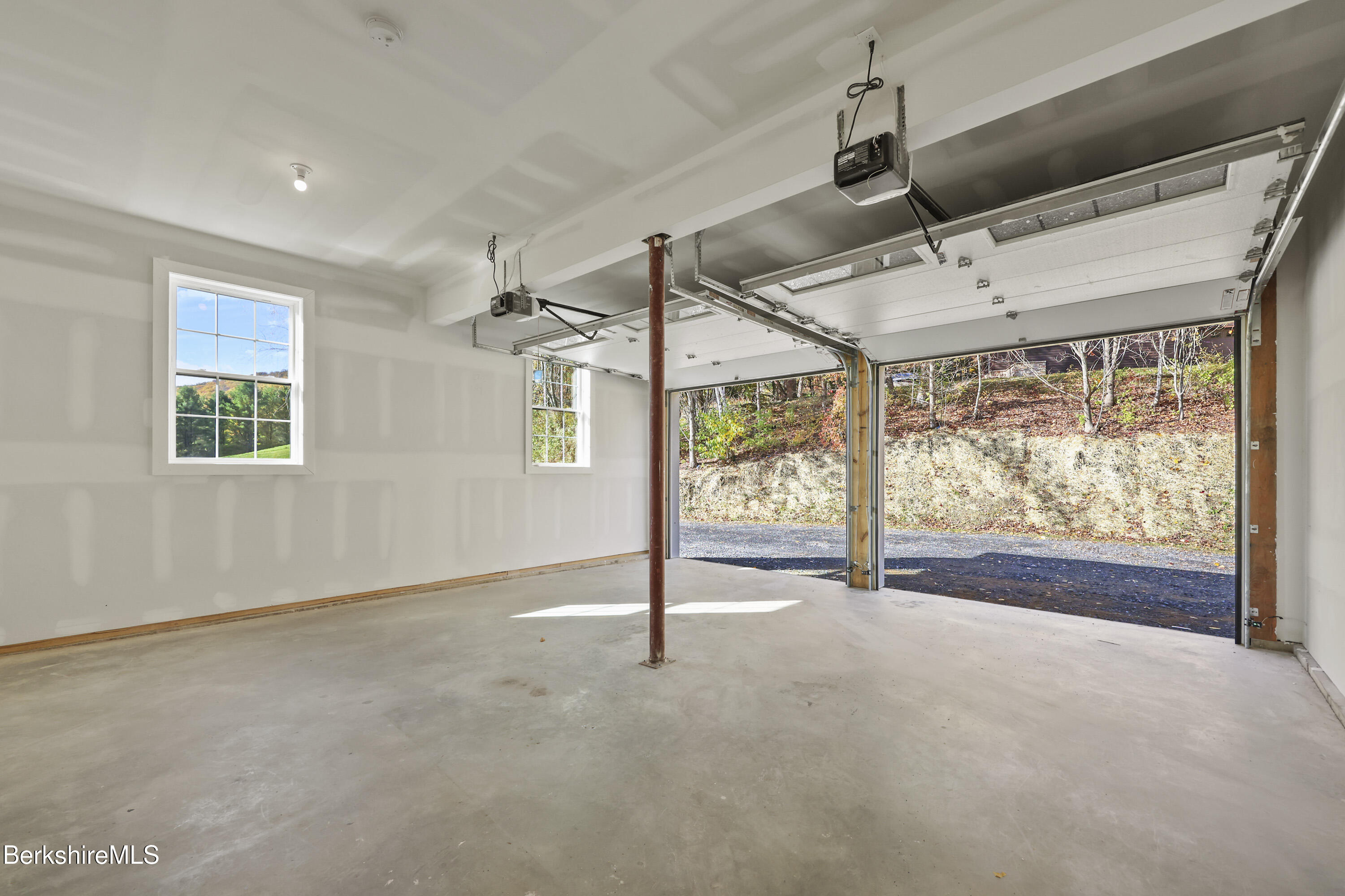 8 Northbrook Lane Pittsfield, MA 01201 - Photo 65 of 90 170 Garage