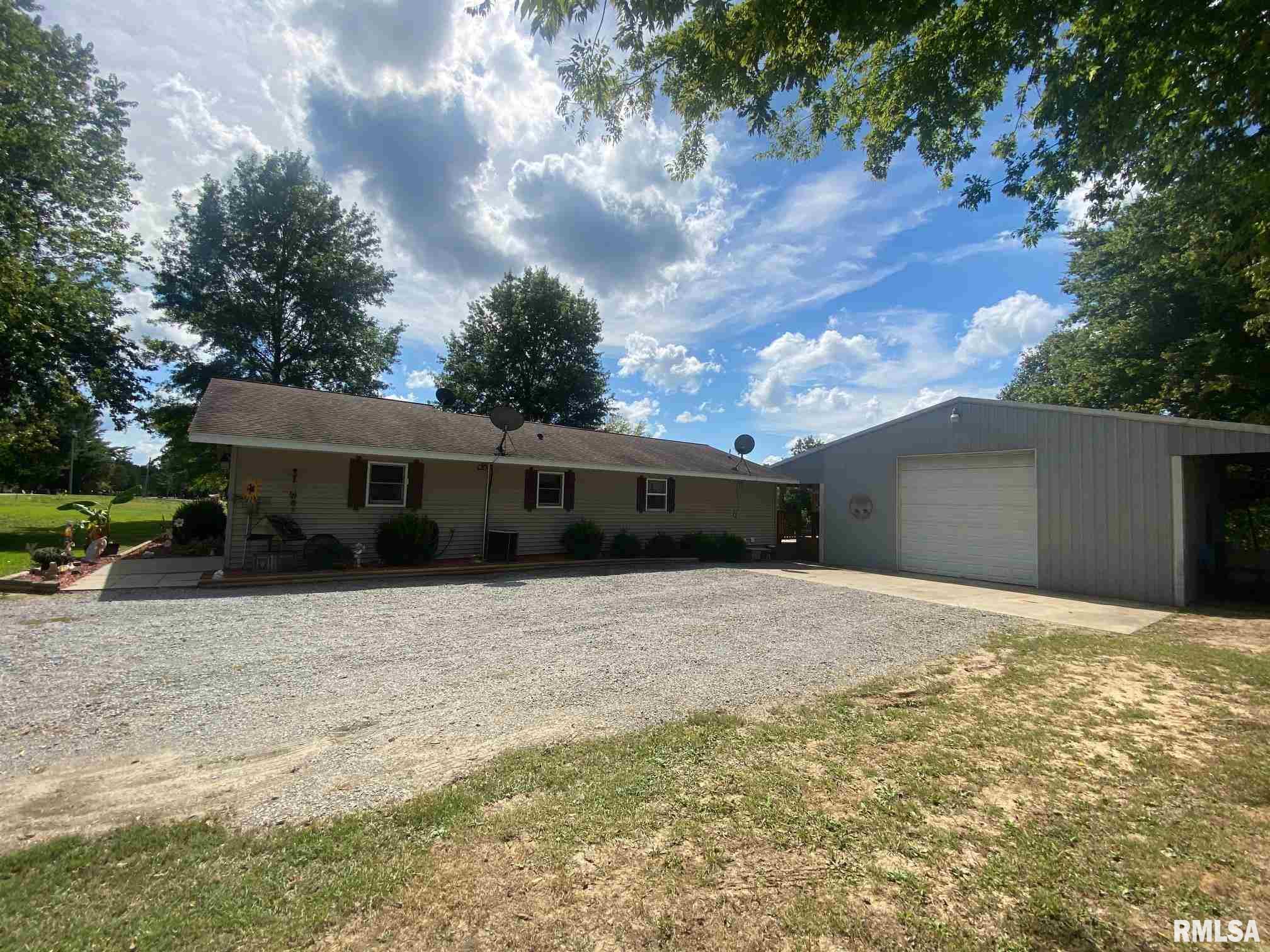 241 Wiley Road Murphysboro, IL 62966 - Photo 3 of 15 Gallery Image 3