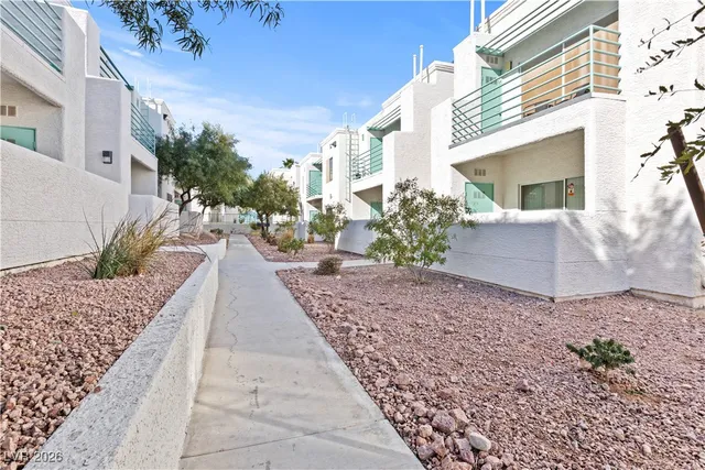 $1,300 | 7100 West Pirates Cove Road, Unit 1042, Las Vegas, NV 89145