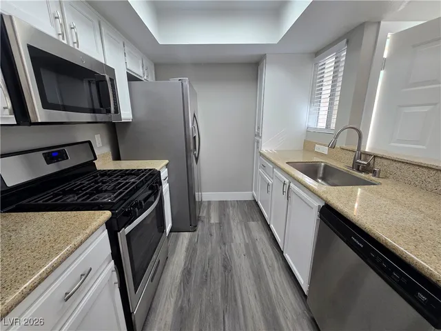 $1,300 | 7100 West Pirates Cove Road, Unit 1042, Las Vegas, NV 89145