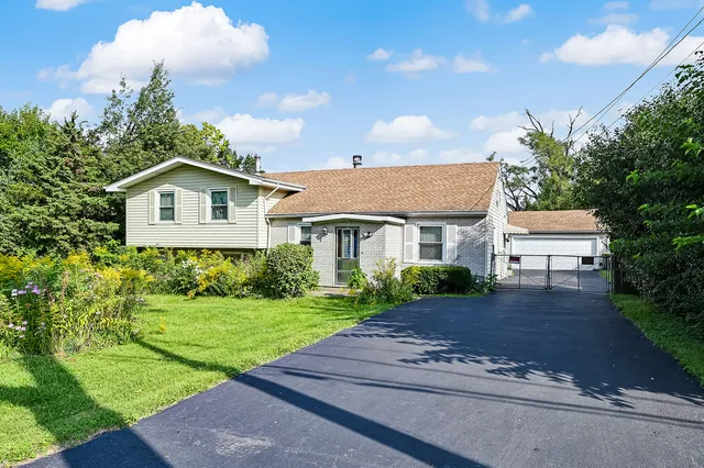 $409,000 | 300 60th Street, Downers Grove, IL 60516