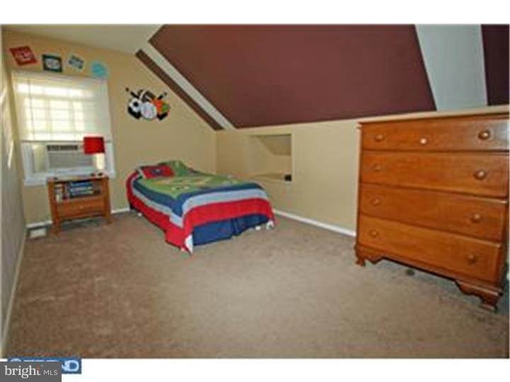 8313 Brookside Road Cheltenham, PA 19027 - Photo 22 of 23 Bedroom