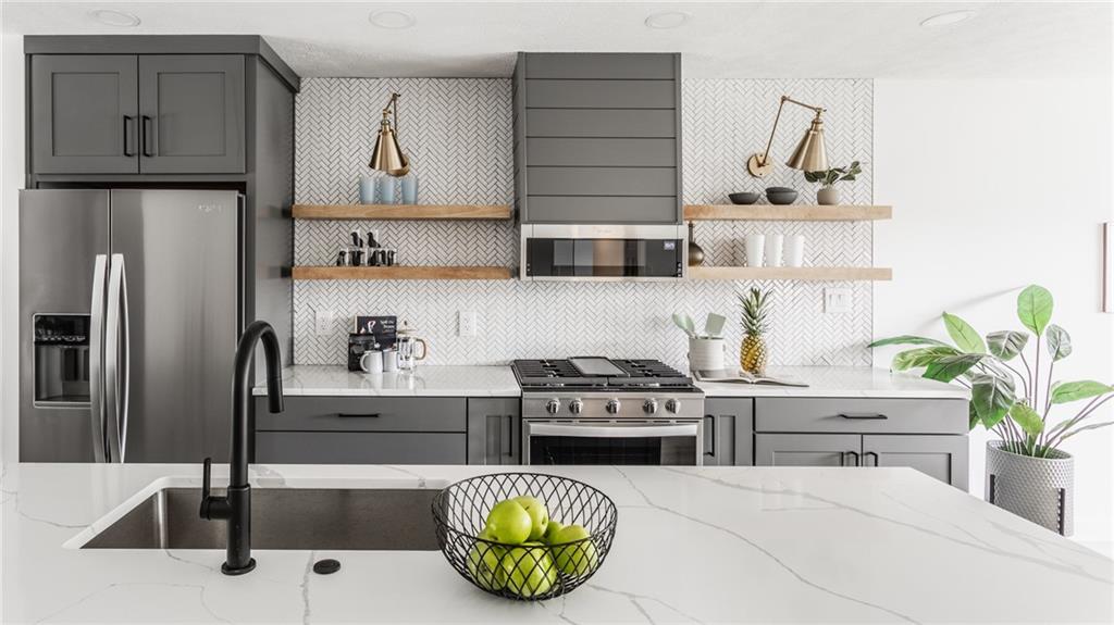 649 Emerson Road Carmel, IN 46032 - Photo 11 of 41