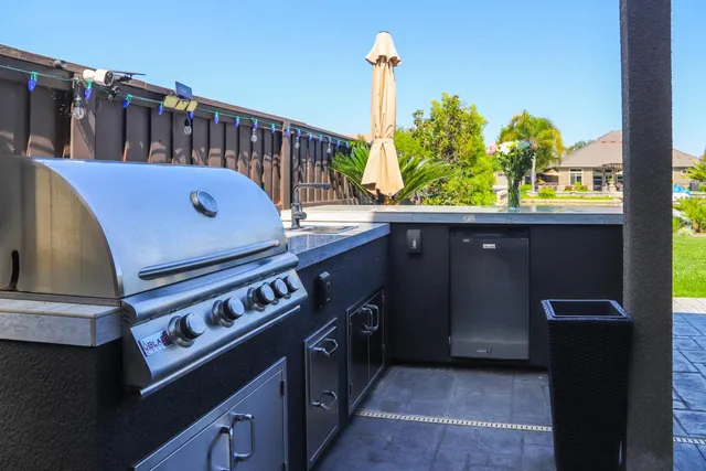 $898,000 | 4249 North Waterside Drive, Clovis, CA 93619