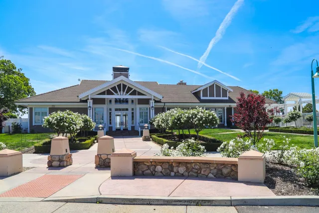 $898,000 | 4249 North Waterside Drive, Clovis, CA 93619