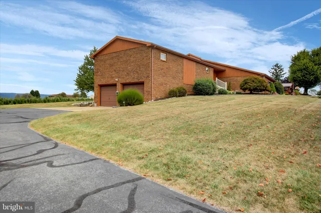$385,000 | 7471 Smith Road, Chambersburg, PA 17202