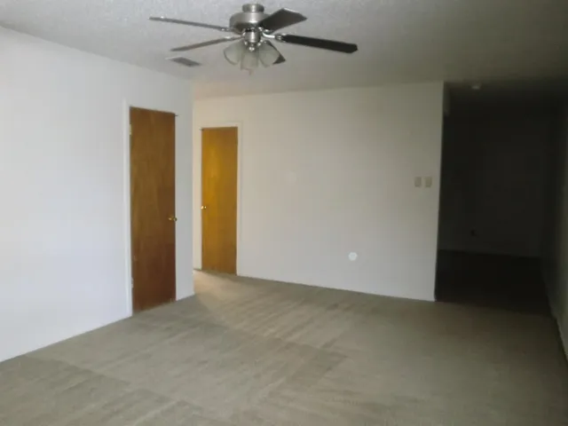 $650 | 501 Plaza Drive, Slaton, TX 79364