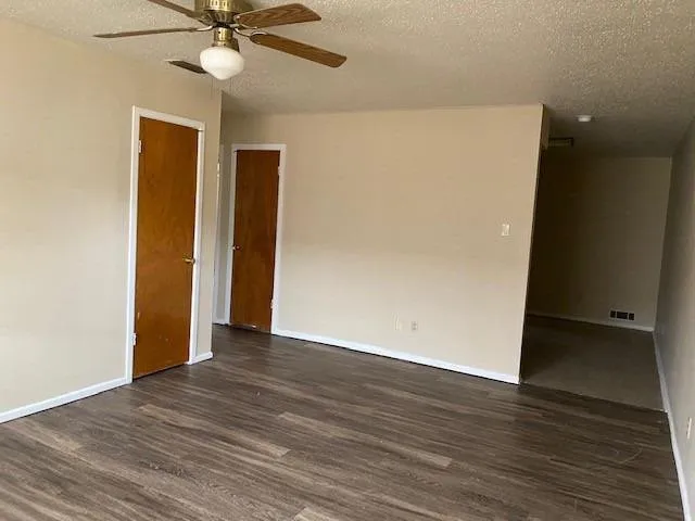 $650 | 501 Plaza Drive, Slaton, TX 79364