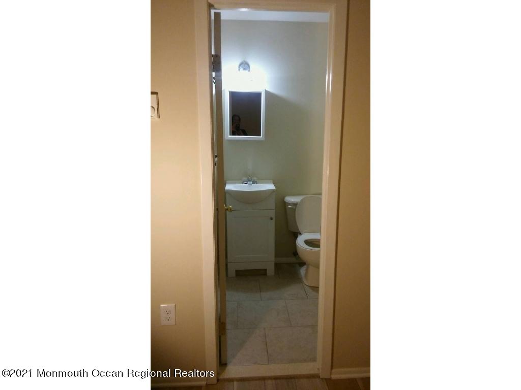 58 Amberly Drive, Unit B Manalapan, NJ 07726 - Photo 17 of 25 17-Photo 17