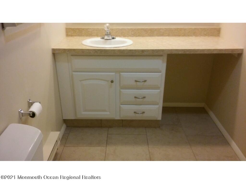 58 Amberly Drive, Unit B Manalapan, NJ 07726 - Photo 20 of 25 20-Photo 20