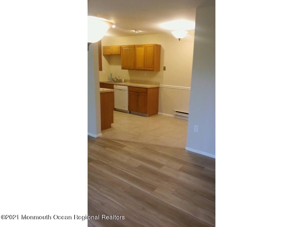 58 Amberly Drive, Unit B Manalapan, NJ 07726 - Photo 7 of 25 07-Photo 7