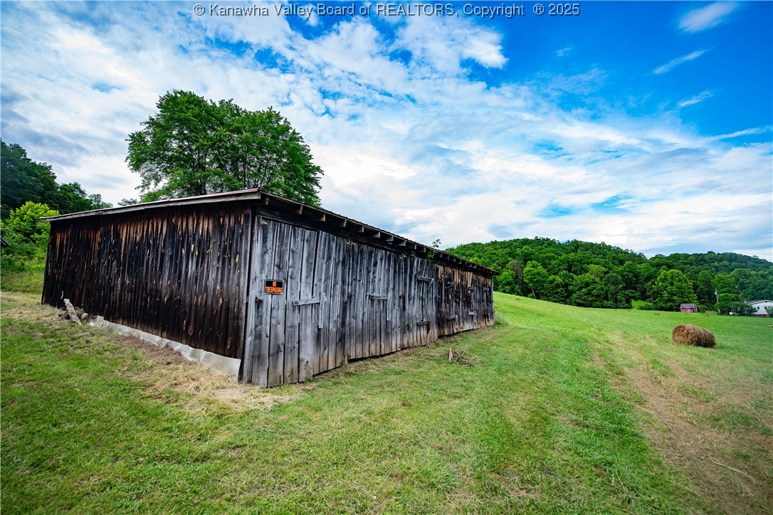 449-455 Lee Creek Road Culloden, WV 25510 - Photo 15 of 17 Gallery Image 15