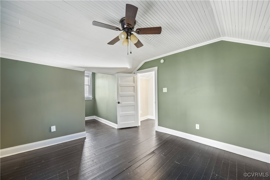 239 Old 15 Road New Canton, VA 23123 - Photo 23 of 32 Upstairs Left Bedroom