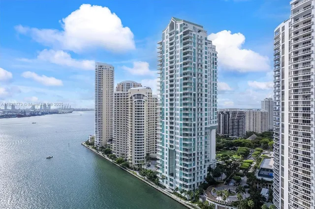 $4,490,000 | 900 Brickell Key Boulevard, Unit 3103, Miami, FL 33131