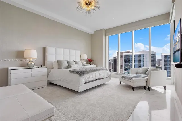 $4,490,000 | 900 Brickell Key Boulevard, Unit 3103, Miami, FL 33131