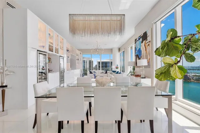 $4,490,000 | 900 Brickell Key Boulevard, Unit 3103, Miami, FL 33131