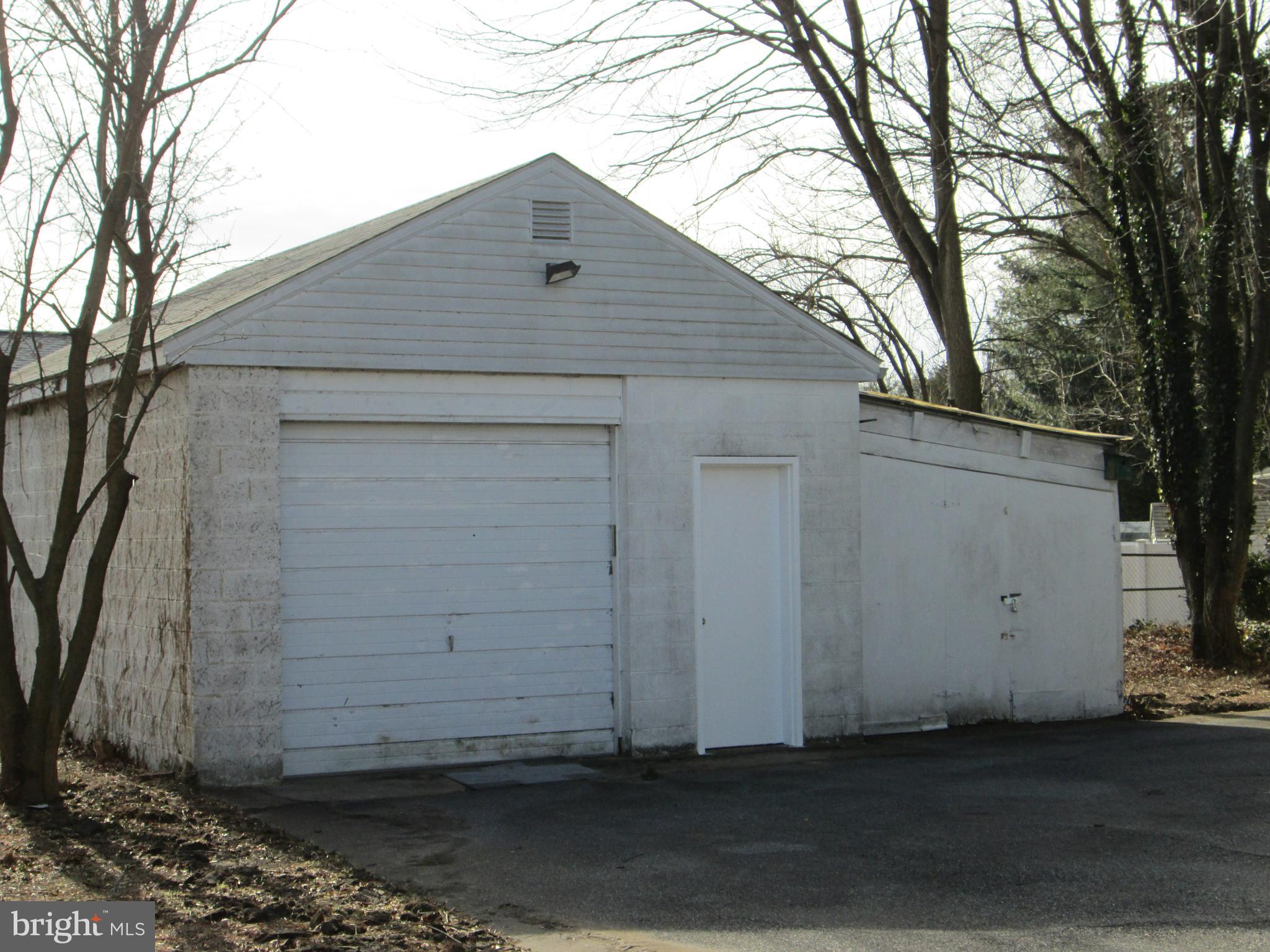 205 Wicklow Road Glen Burnie, MD 21061 - Photo 30 of 52 Mechanic's garage w/electric and work pit