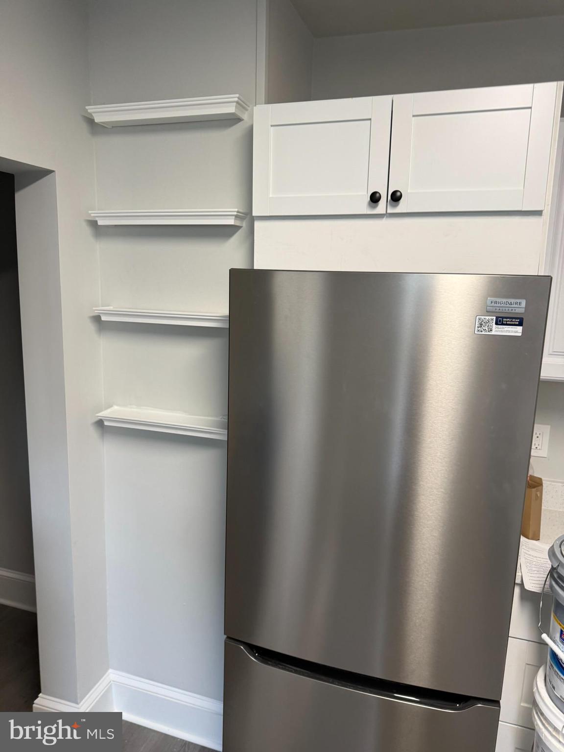 205 Wicklow Road Glen Burnie, MD 21061 - Photo 44 of 52 a close view of sliding door