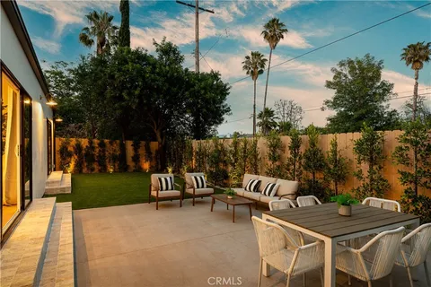 $1,739,500 | 5944 Lasaine Avenue, Encino, CA 91316
