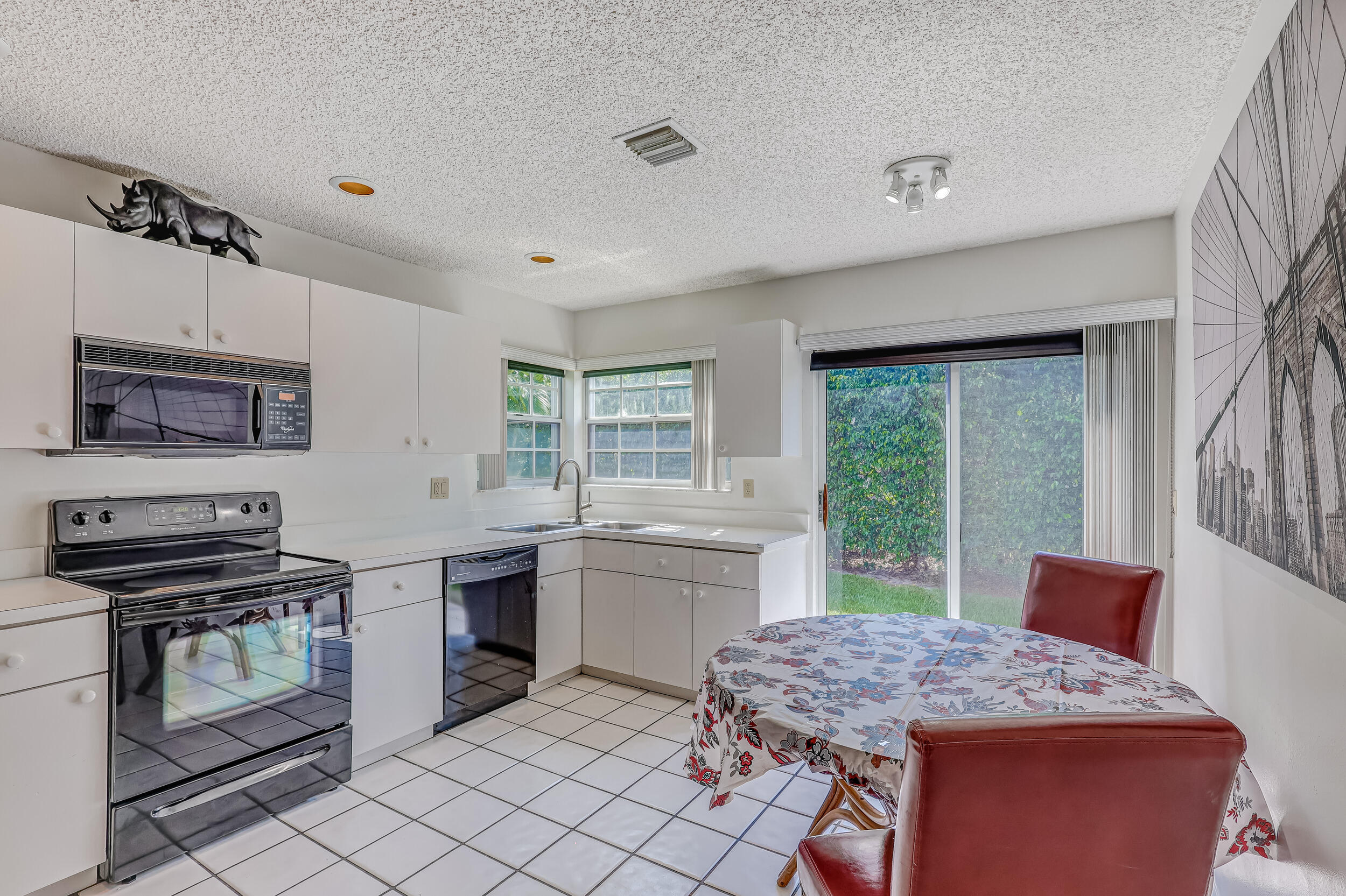 18166 Southeast Fairview Circle Jupiter, FL 33469 - Photo 13 of 48 Kitchen